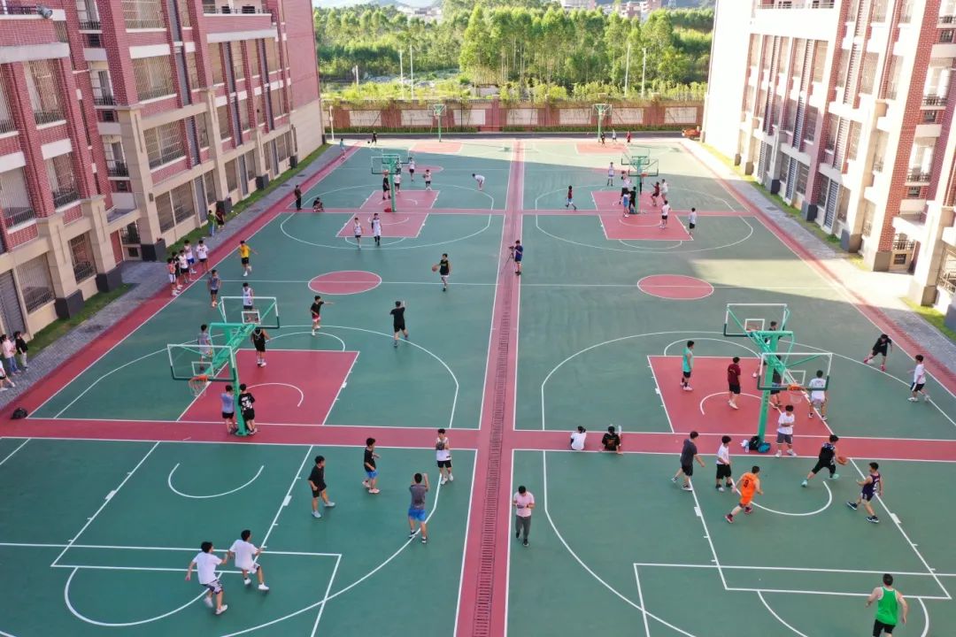 篮球场.JPG